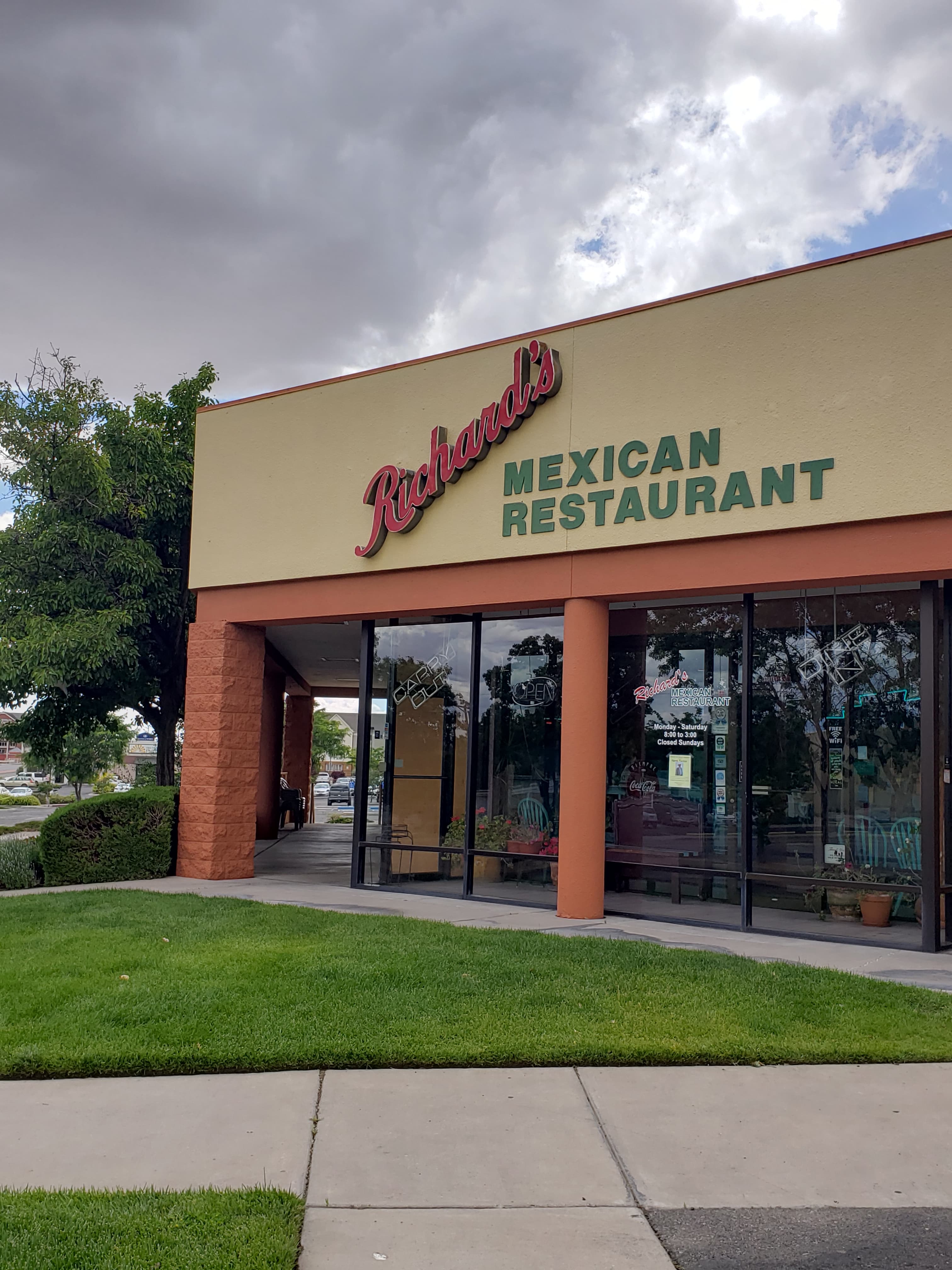 Richard's Mexican Restaurant exterior